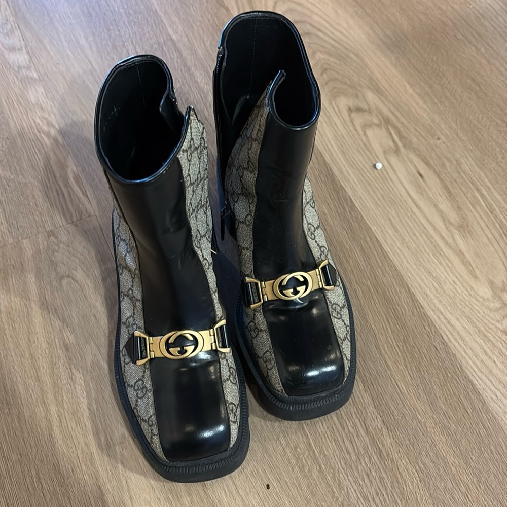 Gucci combat boot 36.5